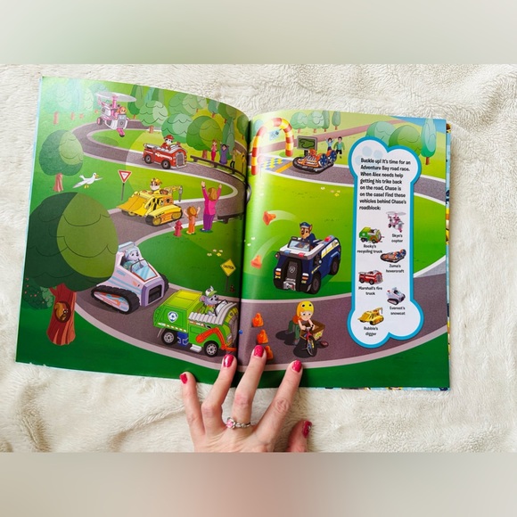 New Paw Patrol Look & Find Book - Picture 7 of 8